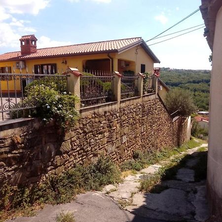 V Klancu Apartman Dekani Kültér fotó