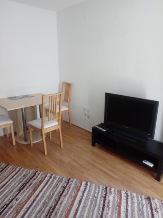V Klancu Apartman Dekani Kültér fotó
